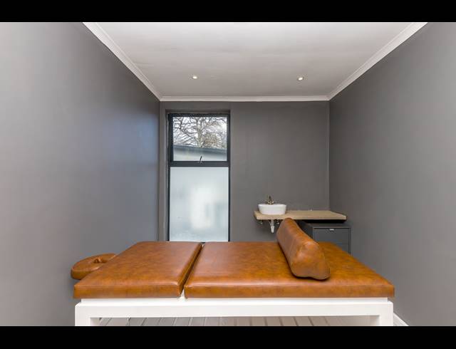 3 BEDROOM FULL FLOOR TO LET IN OVERKLOOF